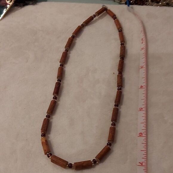 9 Assorted Necklaces - Picture 3 of 11